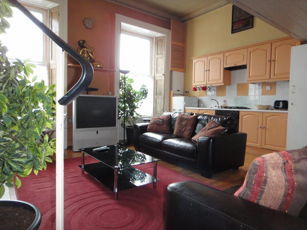 דבלין Inn On The Liffey Guesthouse חדר תמונה