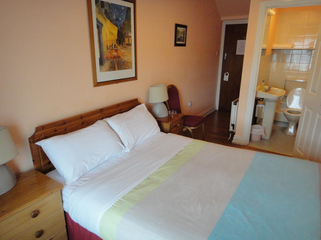 דבלין Inn On The Liffey Guesthouse חדר תמונה