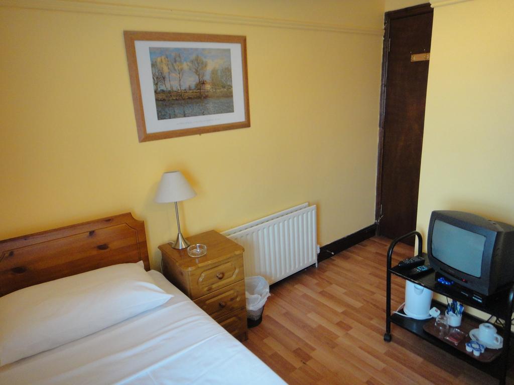 דבלין Inn On The Liffey Guesthouse חדר תמונה