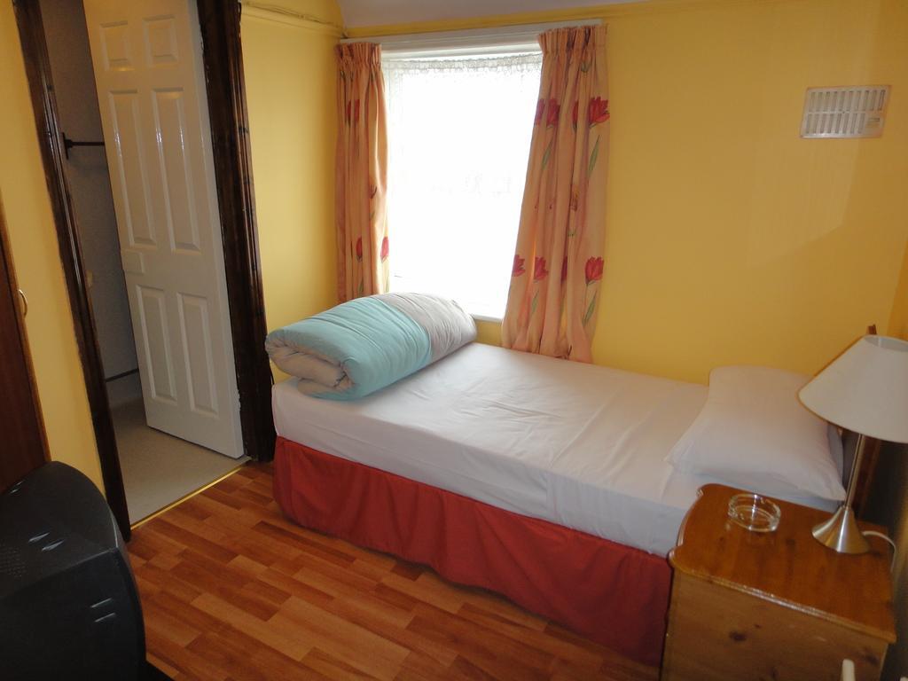 דבלין Inn On The Liffey Guesthouse חדר תמונה