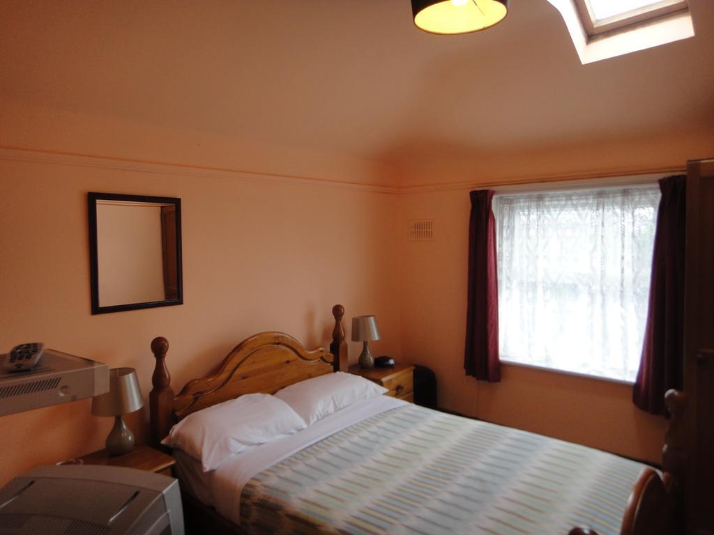 דבלין Inn On The Liffey Guesthouse חדר תמונה